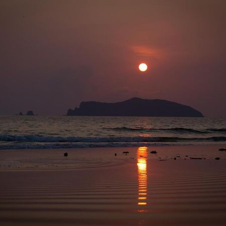 The Nest Private Beach Resort Chumphon Exteriör bild