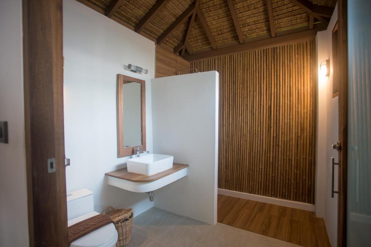 The Nest Private Beach Resort Chumphon Exteriör bild